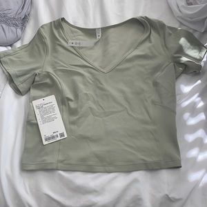 Lululemon cropped t-shirt